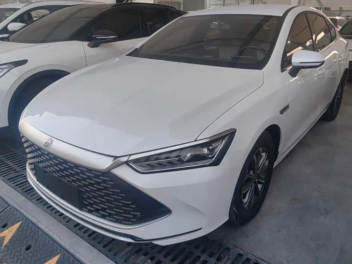 Фото 1 - BYD Qin Plus