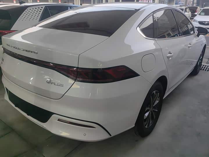Фото 3 - BYD Qin Plus