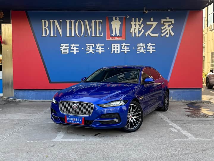 Фото 1 - Jaguar XE L