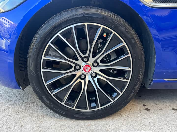 Фото 5 - Jaguar XE L