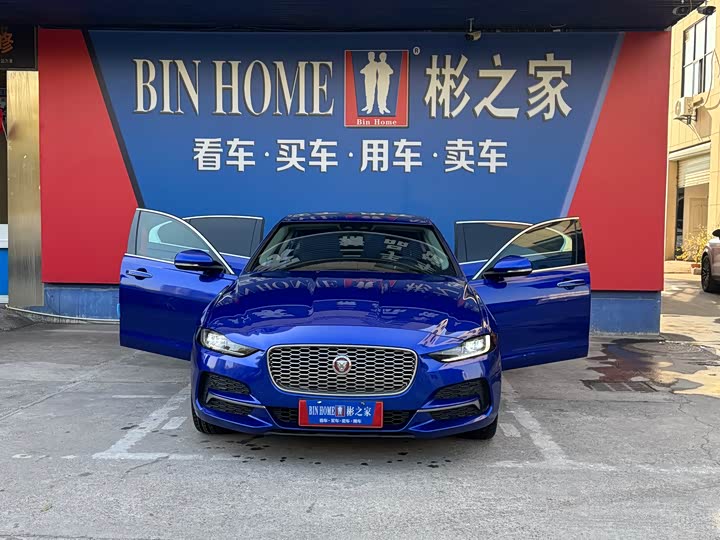 Фото 6 - Jaguar XE L