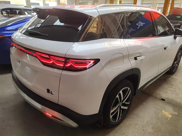 Фото 7 - BYD Song L DM-i Hybrid