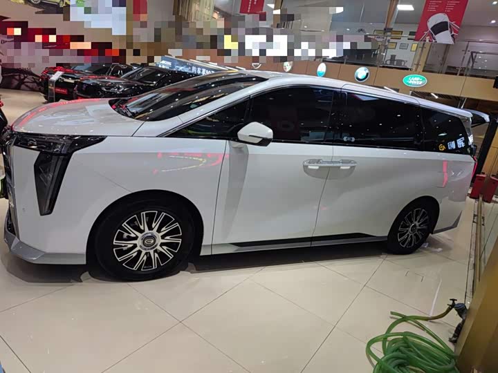 Фото 5 - GAC Trumpchi E9