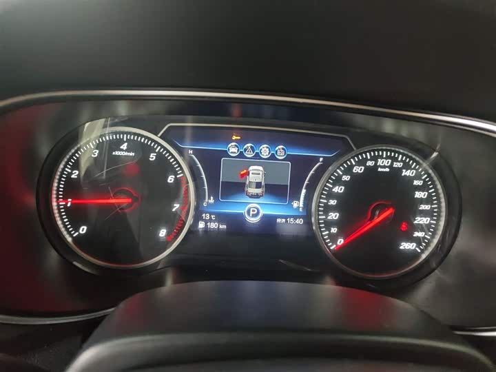 Фото 4 - Hongqi H5