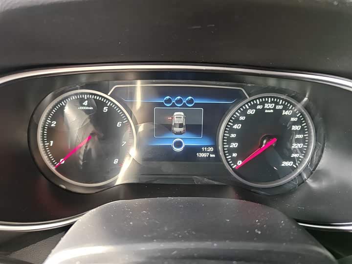 Фото 5 - Hongqi H5