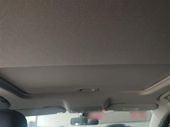 Фото 9 - Hongqi H5