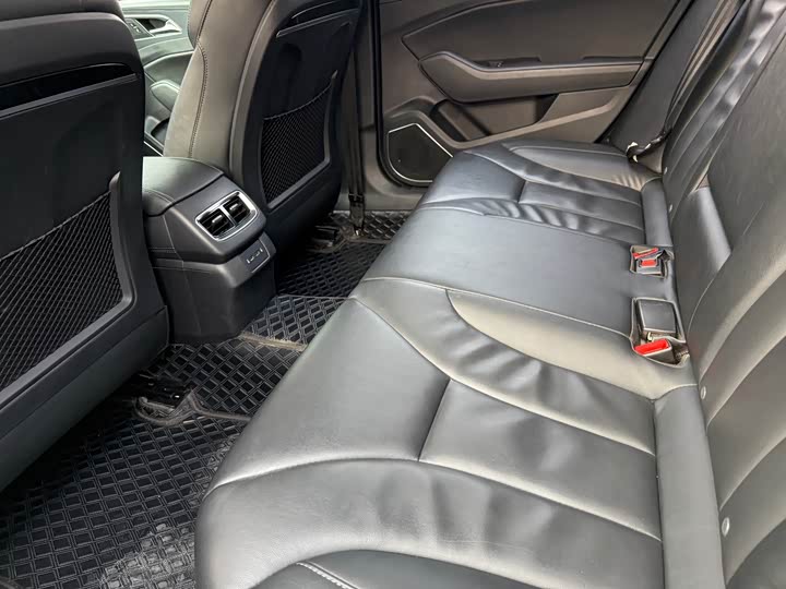 Фото 7 - Hongqi H5