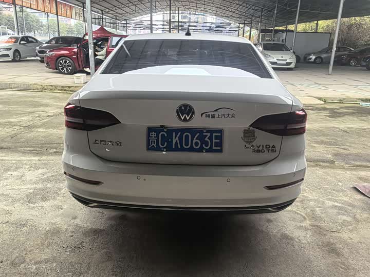 Фото 8 - Volkswagen Lavida