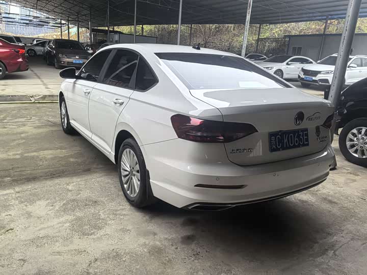 Фото 9 - Volkswagen Lavida