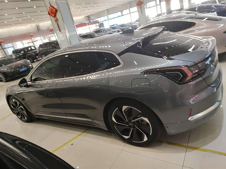 Фото 5 - Zeekr 001