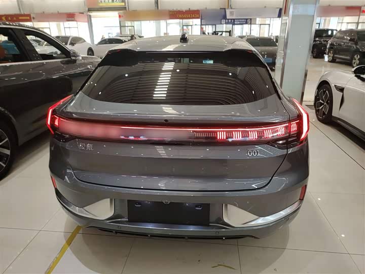 Фото 6 - Zeekr 001