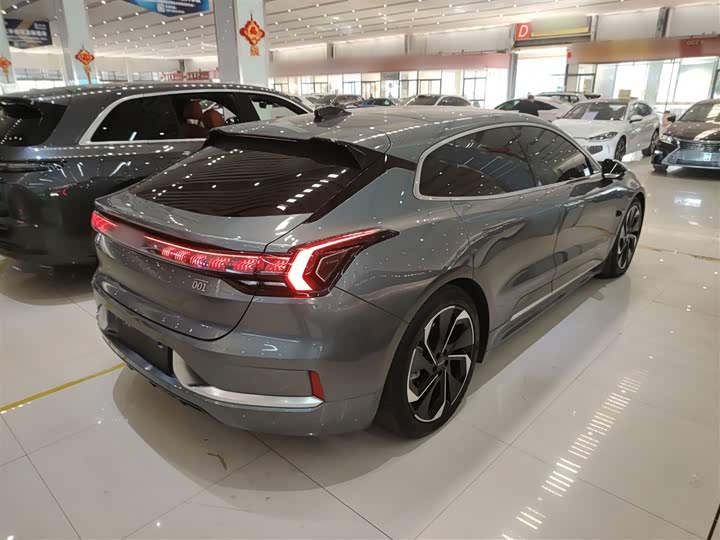 Фото 7 - Zeekr 001