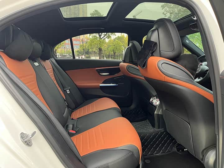 Фото 9 - Mercedes-Benz C-Class