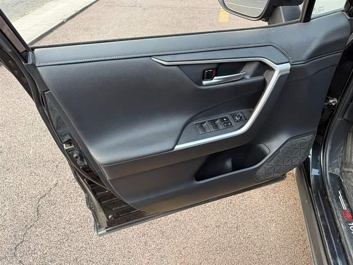 Фото 6 - Toyota Wildlander