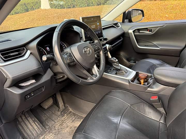 Фото 7 - Toyota Wildlander