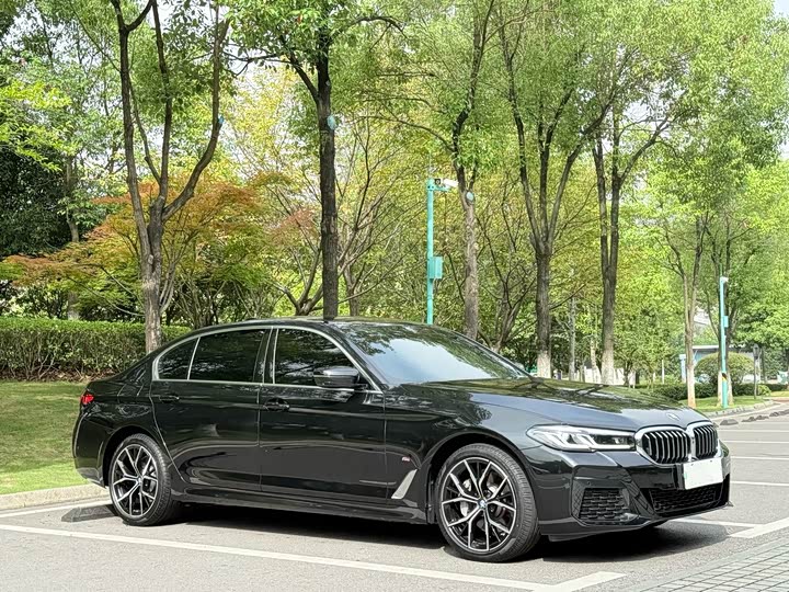 Фото 3 - BMW 5 Series