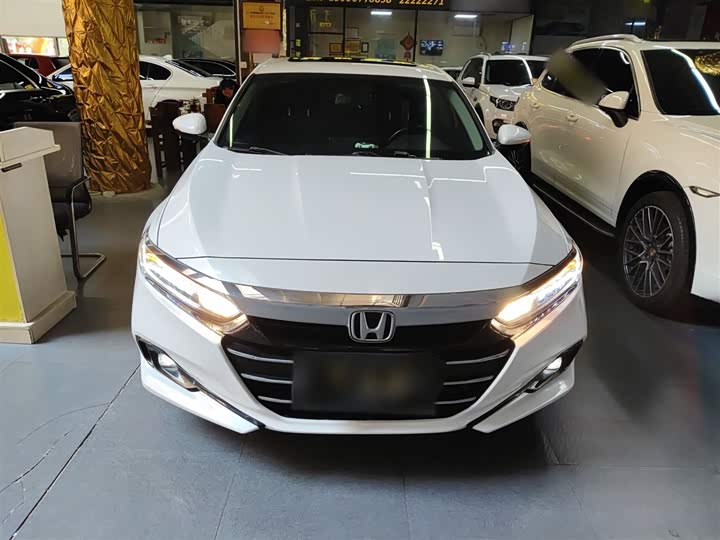 Фото 3 - Honda Accord