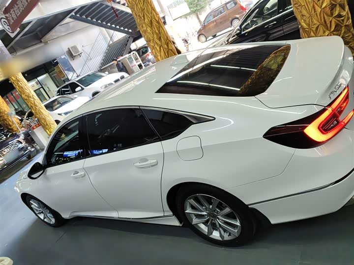 Фото 5 - Honda Accord