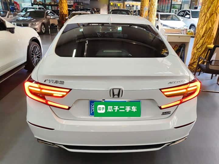 Фото 6 - Honda Accord