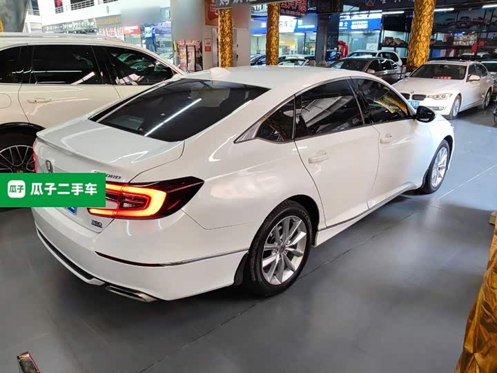 Фото 7 - Honda Accord