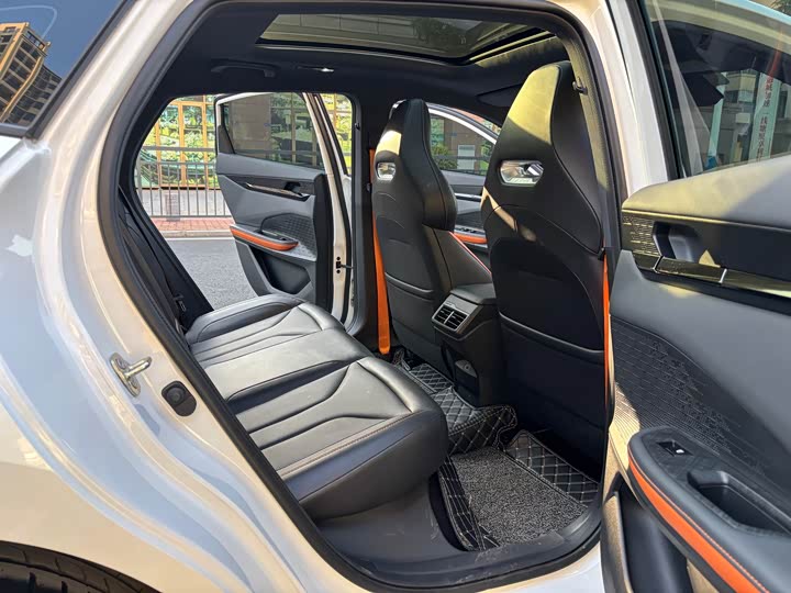 Фото 8 - Changan UNI-V