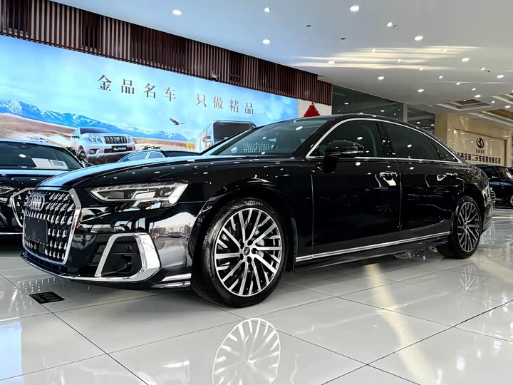 Фото 2 - Audi A8