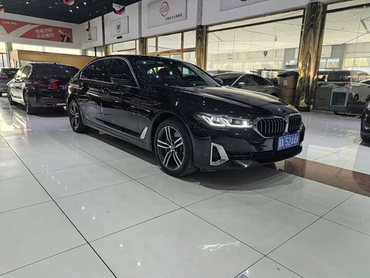 Фото 3 - BMW 5 Series