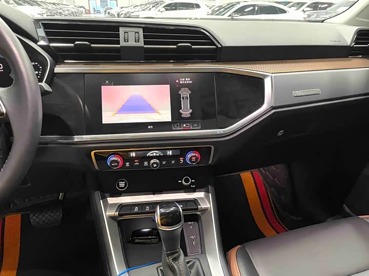 Фото 6 - Audi Q3