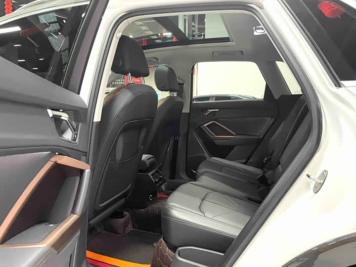 Фото 7 - Audi Q3