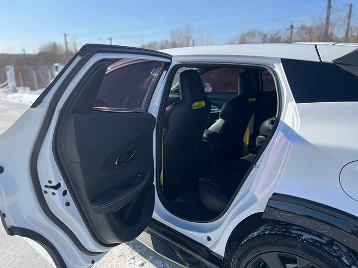 Фото 9 - Changan UNI-T