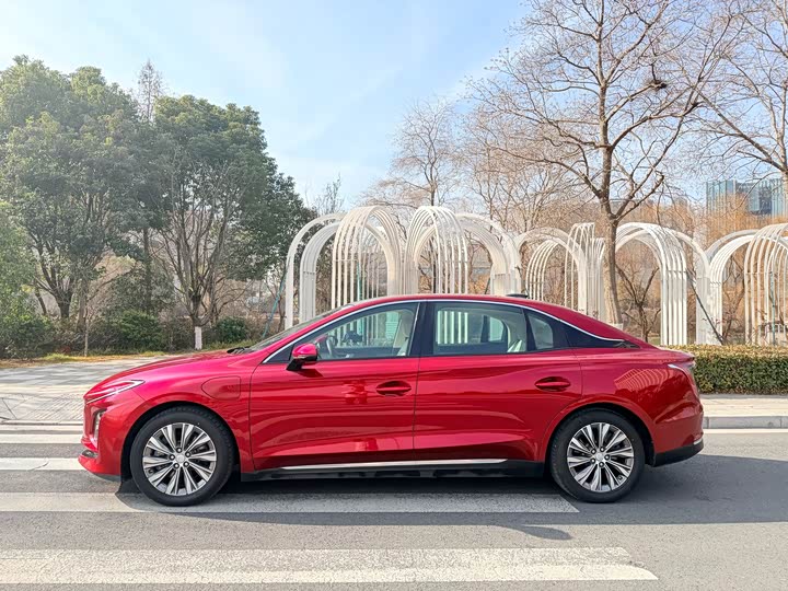 Фото 5 - Hongqi E-QM5