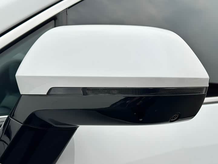 Фото 9 - LiXiang One