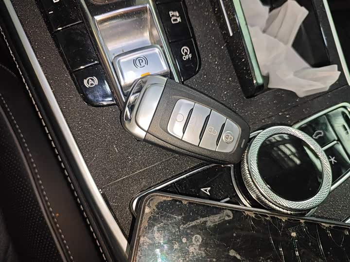 Фото 9 - Hongqi H9