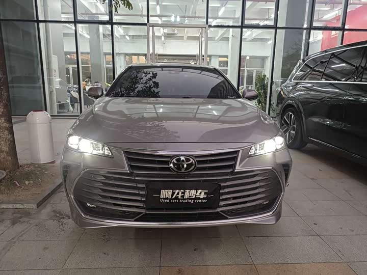 Фото 2 - Toyota Avalon