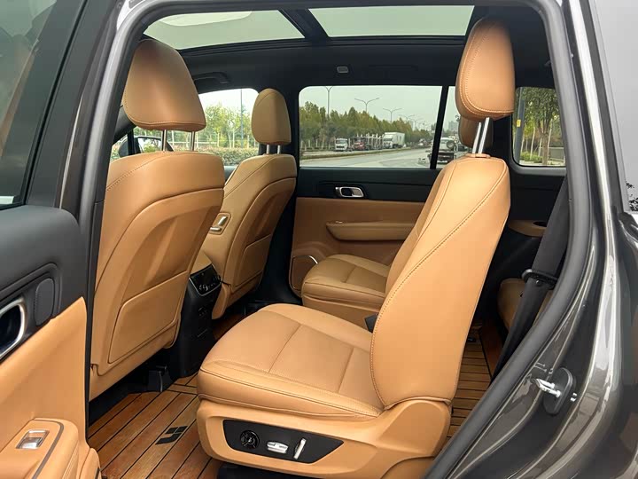 Фото 7 - LiXiang One