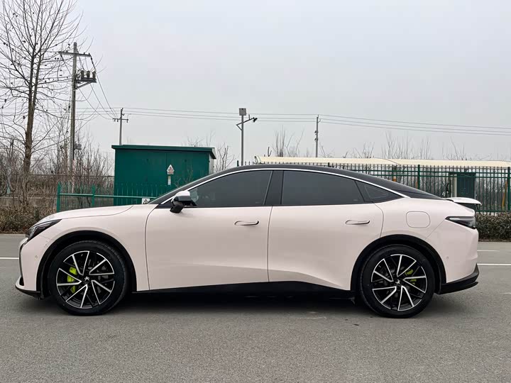 Фото 4 - BAIC Arcfox Alpha S5