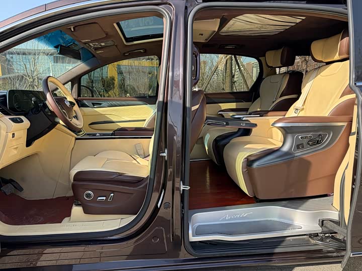 Фото 9 - Buick GL8 ES