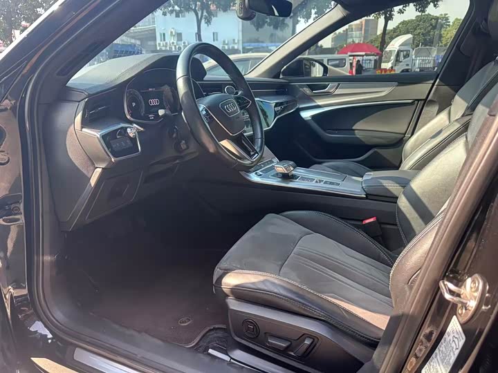 Фото 4 - Audi A6L