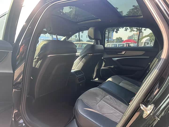 Фото 5 - Audi A6L