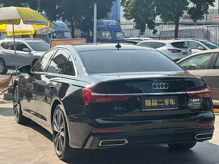 Фото 9 - Audi A6L