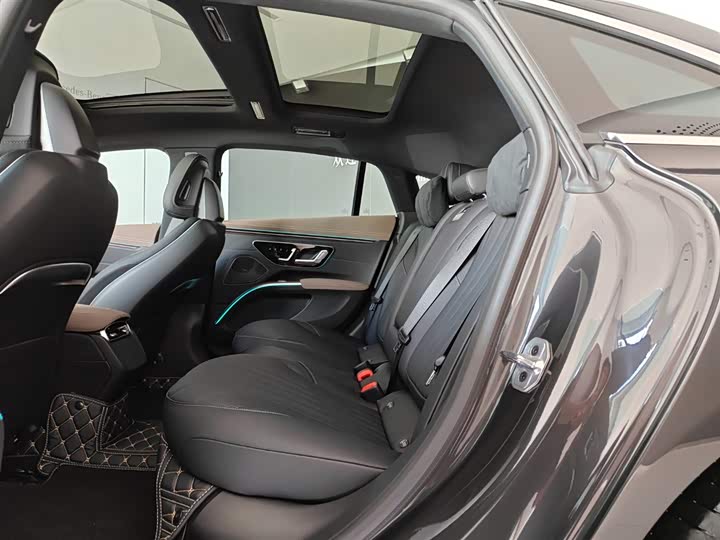 Фото 7 - Mercedes-Benz EQS