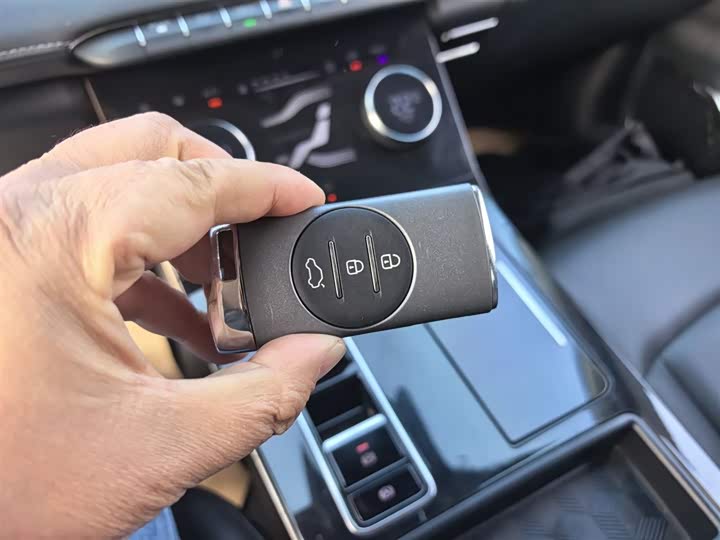 Фото 9 - Exeed LX C-DM Hybrid