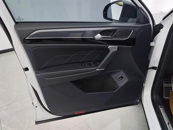 Фото 7 - Volkswagen Tayron X