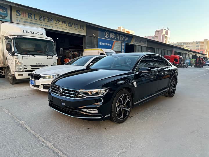 Фото 1 - Volkswagen Magotan