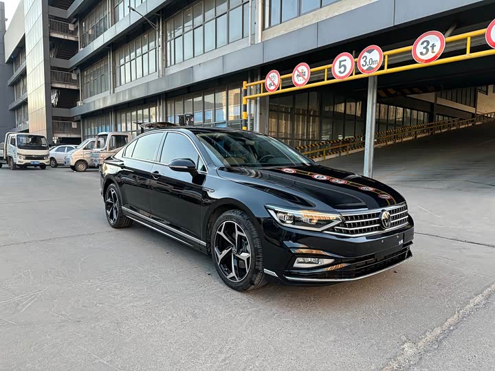 Фото 3 - Volkswagen Magotan