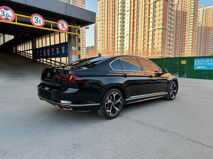 Фото 4 - Volkswagen Magotan