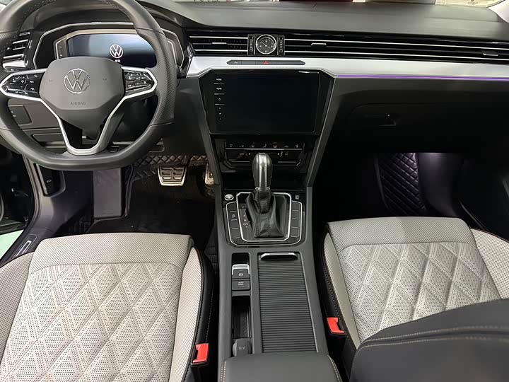 Фото 7 - Volkswagen Magotan