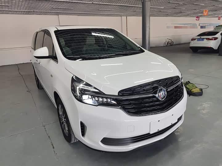 Фото 4 - Buick GL8 ES