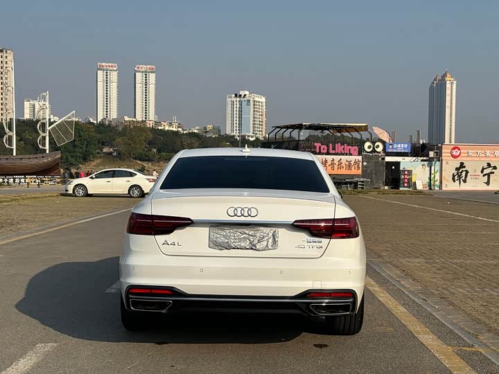 Фото 6 - Audi A4L