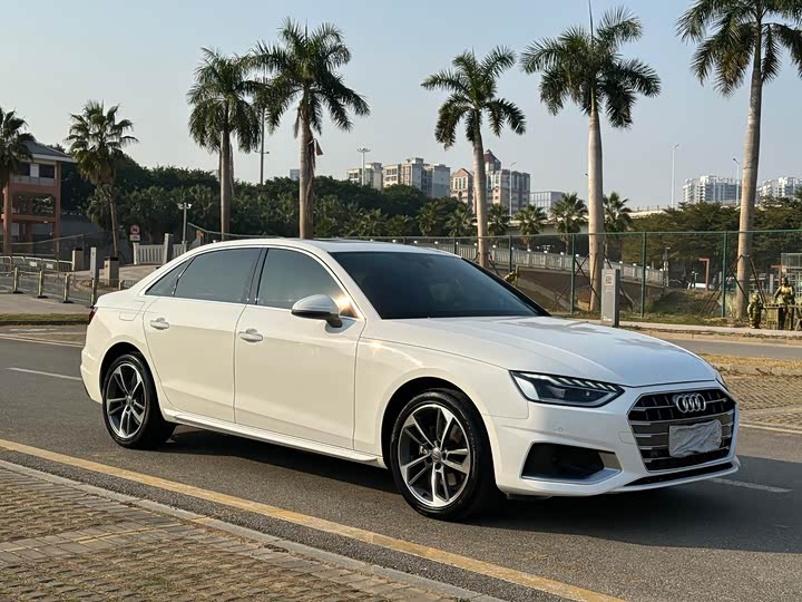 Фото 9 - Audi A4L